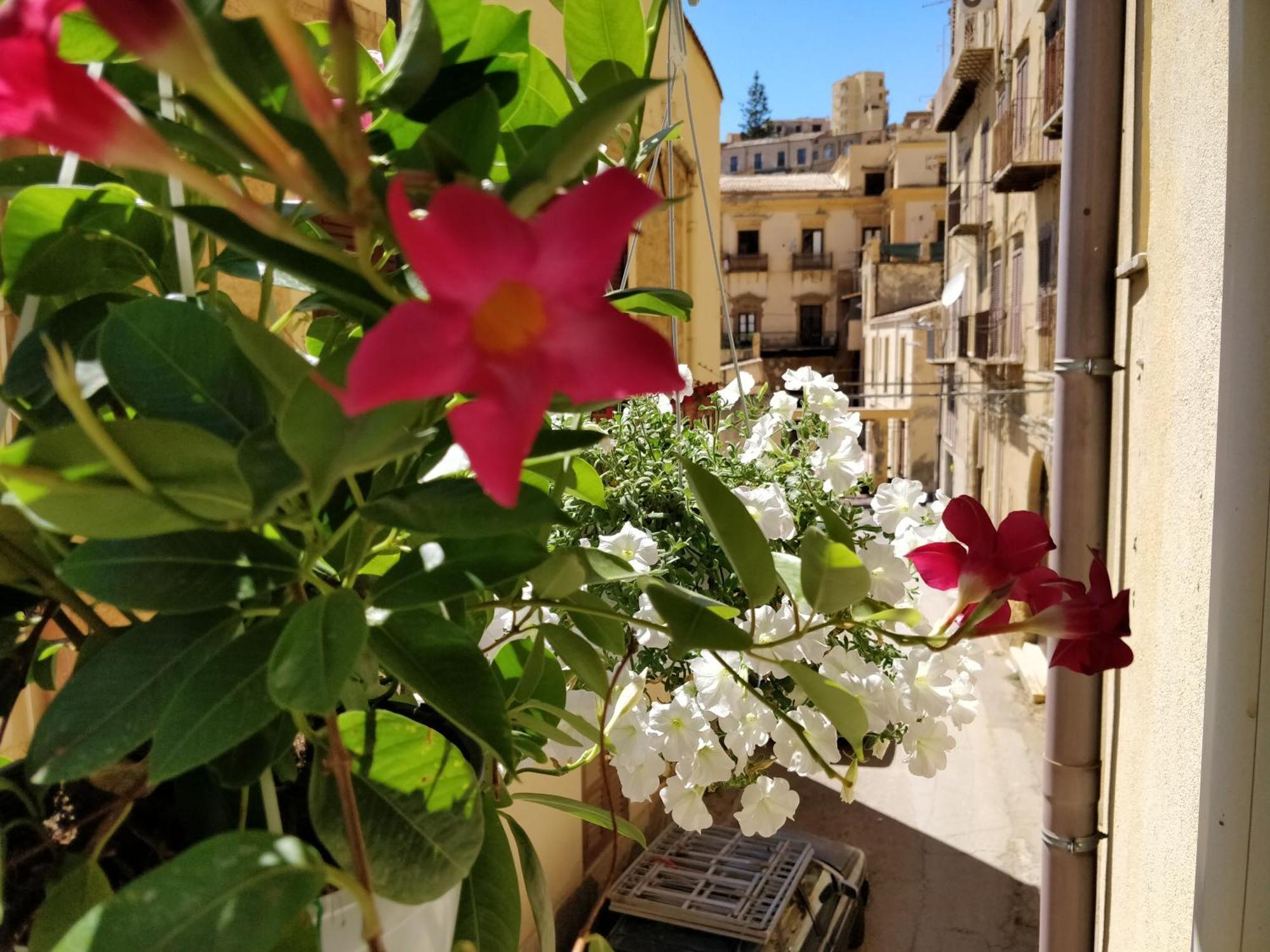 Kalos Rooms Agrigento Bagian luar foto