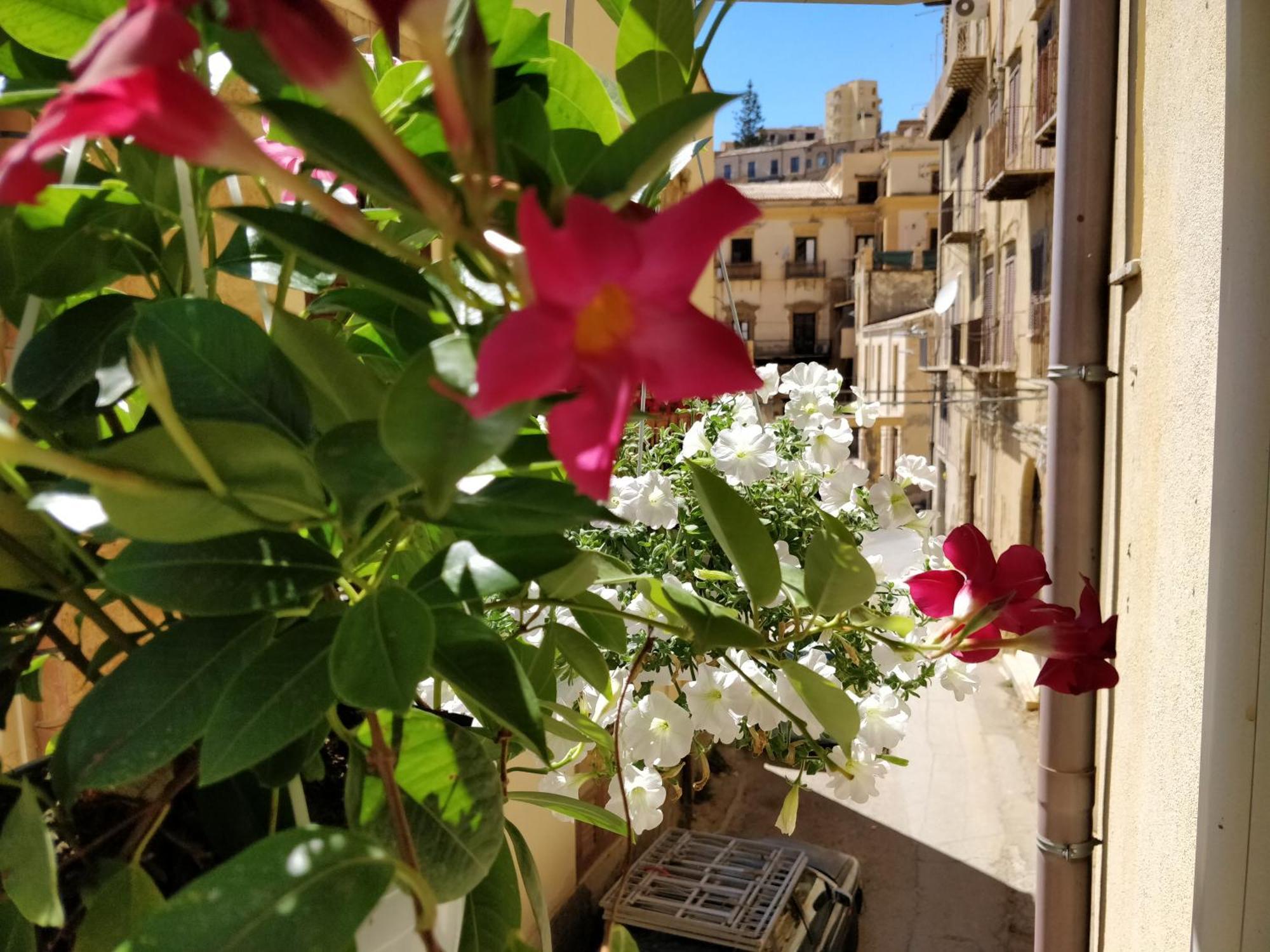 Kalos Rooms Agrigento Bagian luar foto